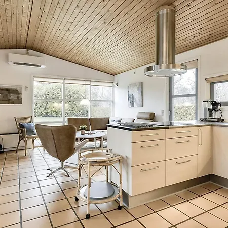 Four-bedroom Holiday In Vaeggerlose 22 Ferienhaus *